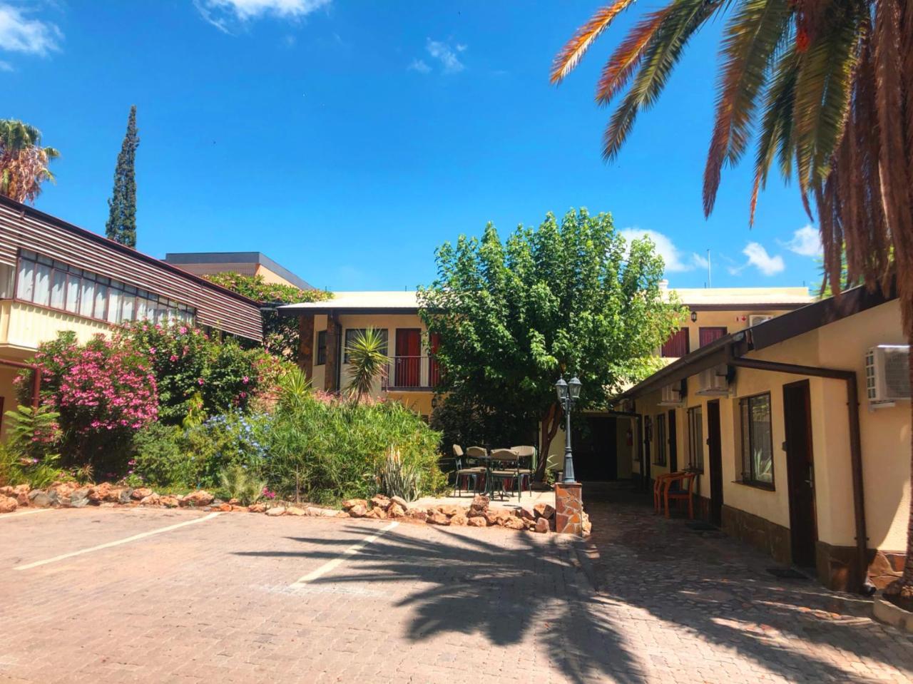 Hotel Pension Steiner Windhoek Exterior photo